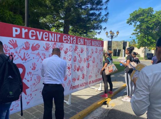 Mural prevención cáncer de mama 2022 Mural concienciación cáncer de mama República Dominicana